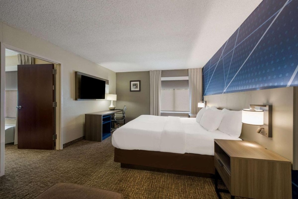Comfort Inn Fayetteville I-95 Image 10