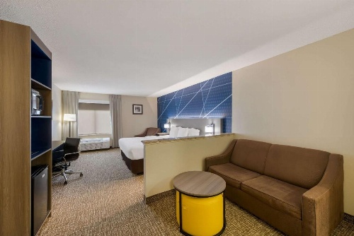 Comfort Inn Fayetteville I-95 image 12