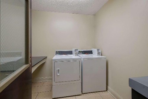 Comfort Inn Fayetteville I-95 image 2