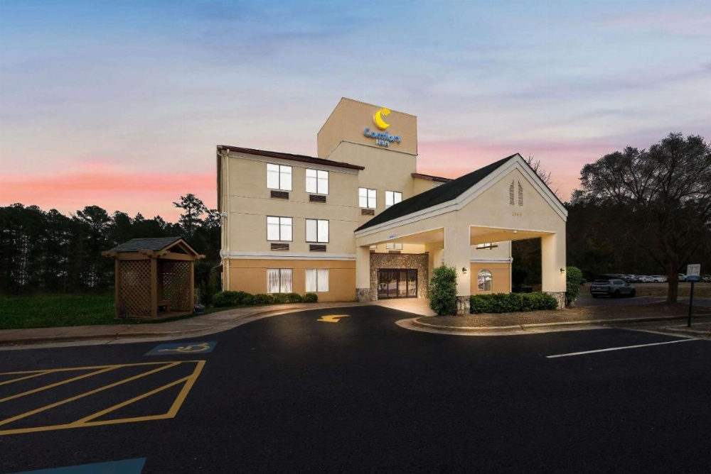 Comfort Inn Fayetteville I-95 Image 31