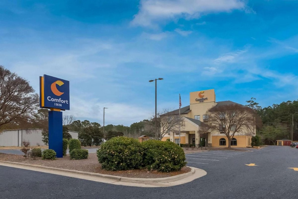 Comfort Inn Fayetteville I-95 Image 33