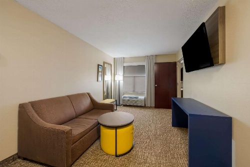 Comfort Inn Fayetteville I-95 image 8